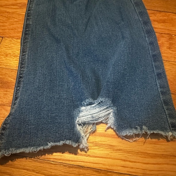 Tinseltown Jeans Pull On Distressed Flared Raw Hem Sz 11 - Picture 4 of 8
